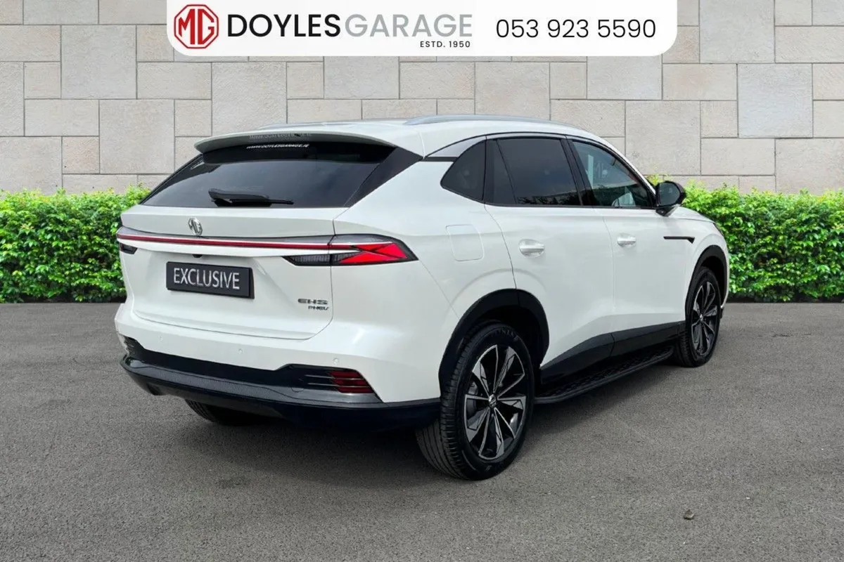 MG HS Plug-in Hybrid Exclusive - Image 3
