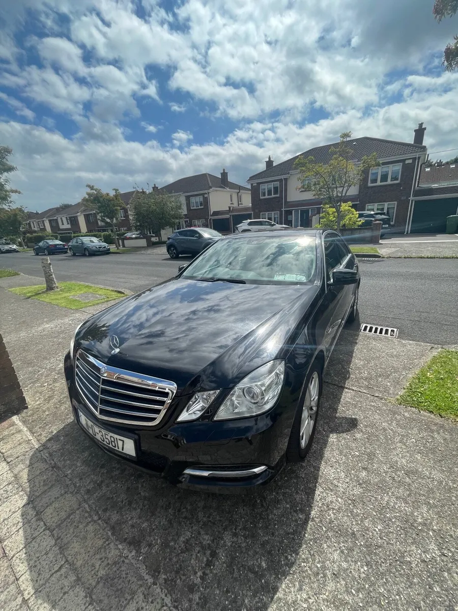 Mercedes-Benz E-Class 2011 - Image 1