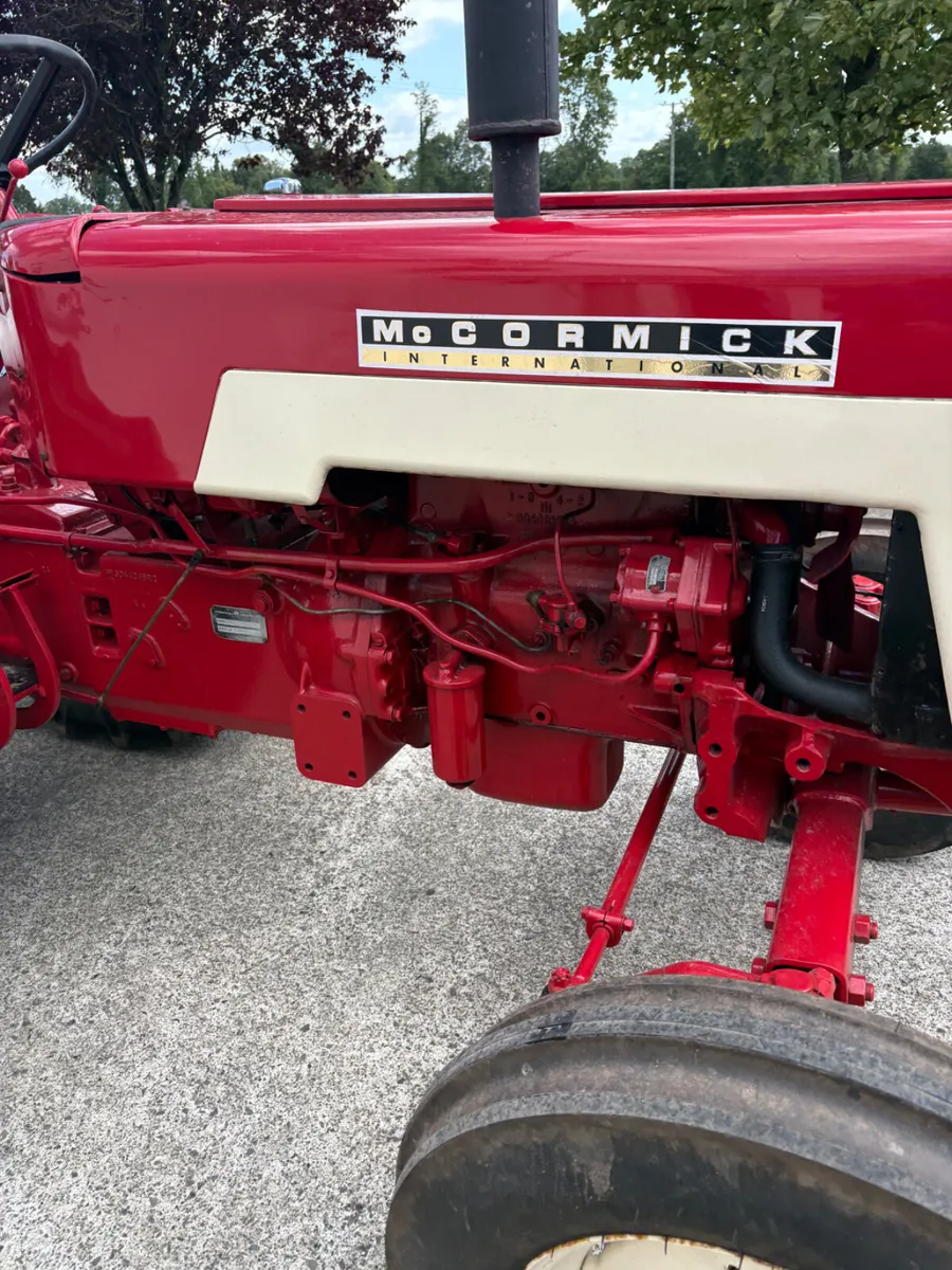 International 434 Tractor - Image 4