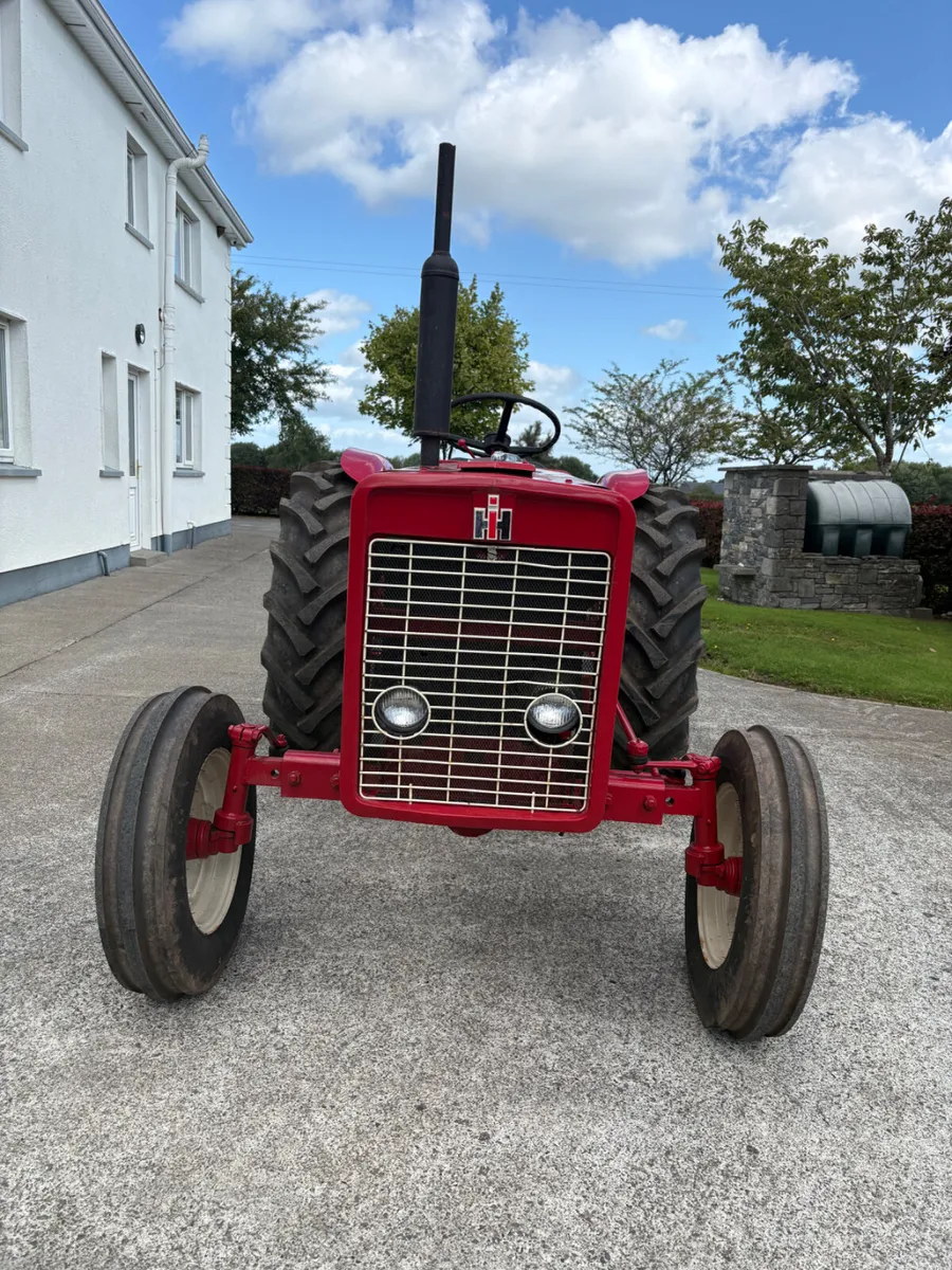 International 434 Tractor - Image 3