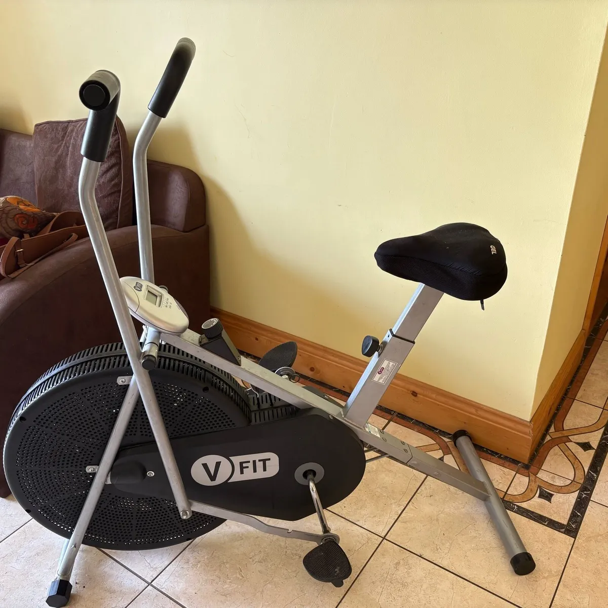 V Fit exercise bike - Image 1