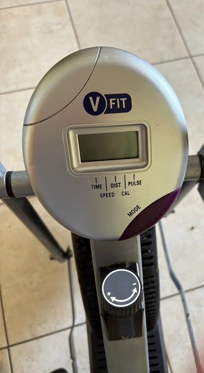 V Fit exercise bike - Image 3