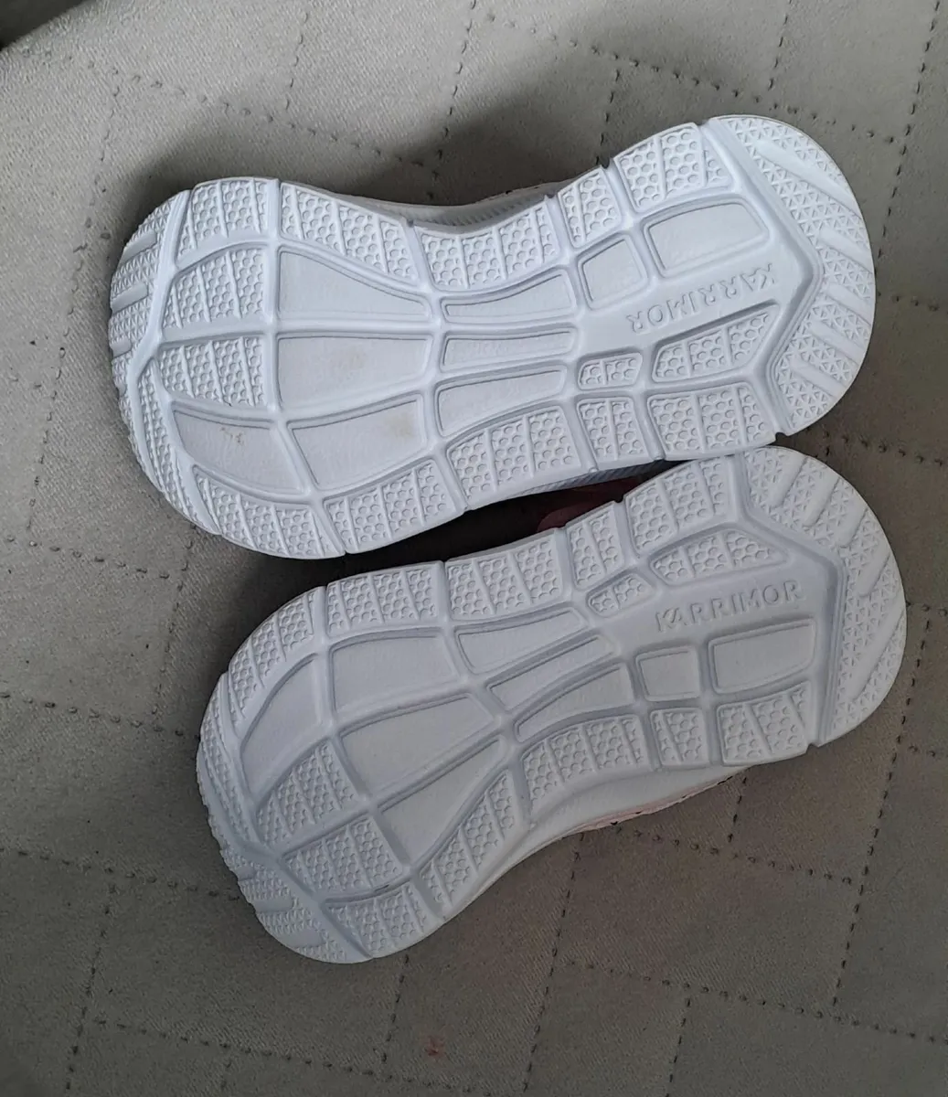 Trainers, brand new, size c7 - Image 2