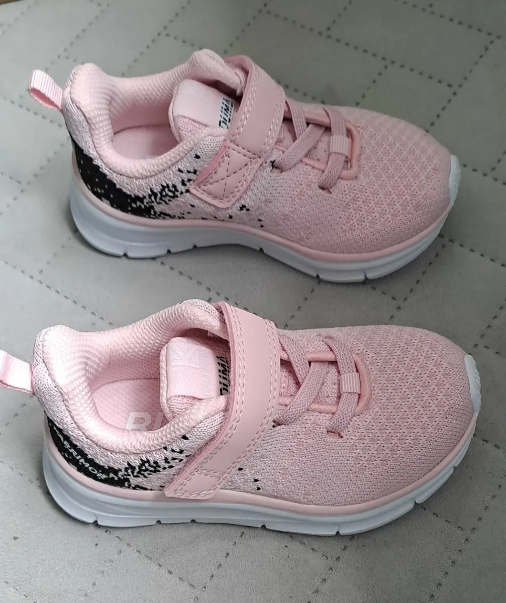 Trainers, brand new, size c7 - Image 3