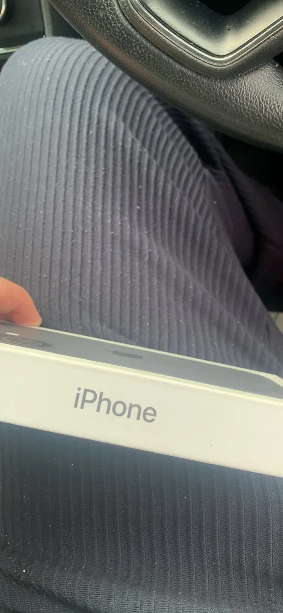 iPhone 16 unopened - Image 2