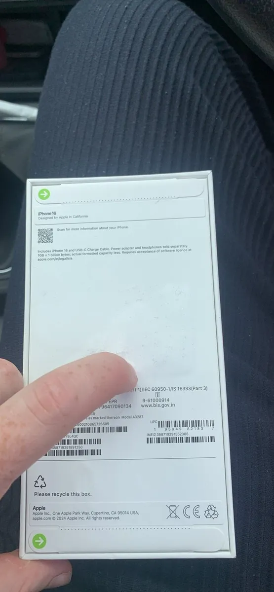 iPhone 16 unopened - Image 3