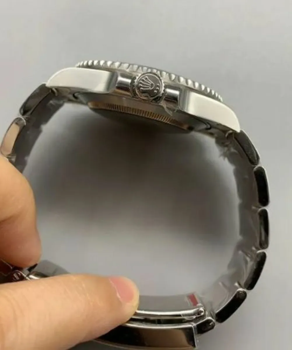Rolex 41mm submariner VSF date 3235 oyster watch - Image 1