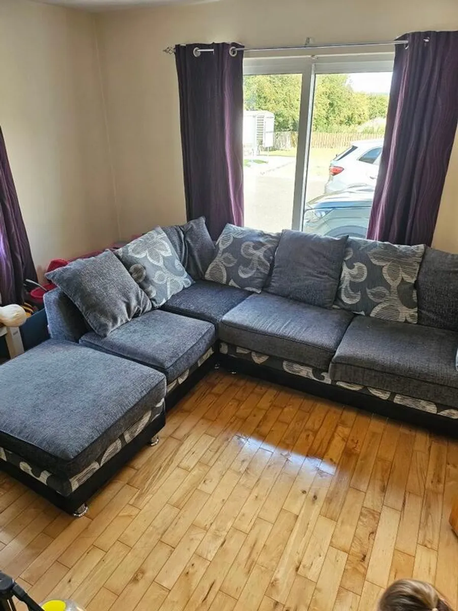 Corner Couch - Image 1