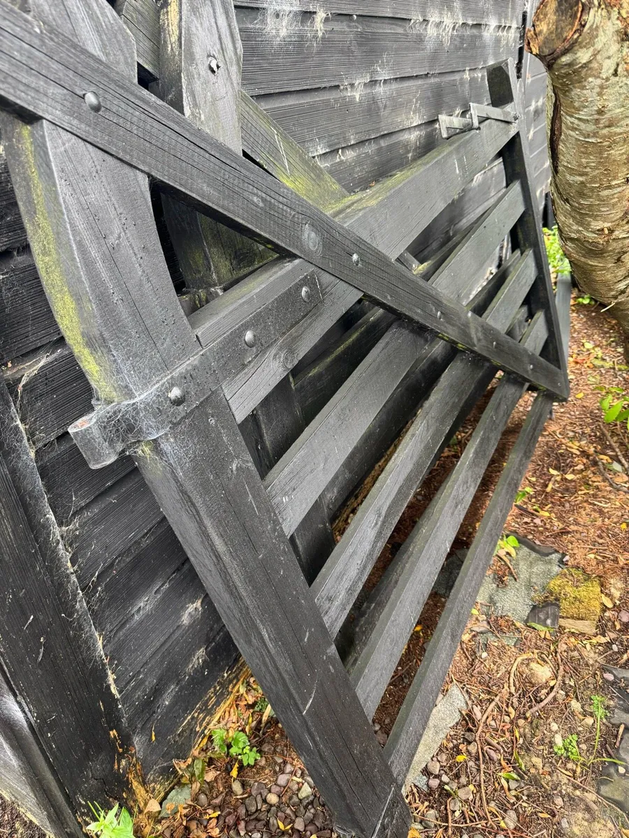 Wooden entrance gates - Image 1
