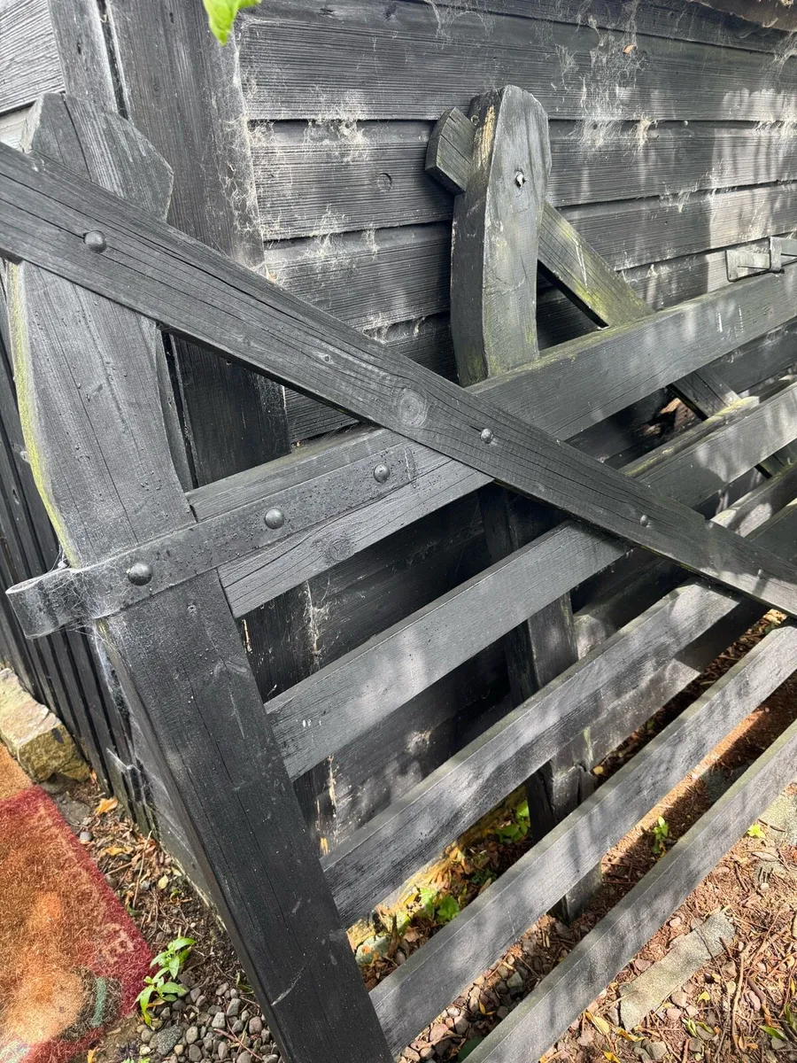 Wooden entrance gates - Image 2