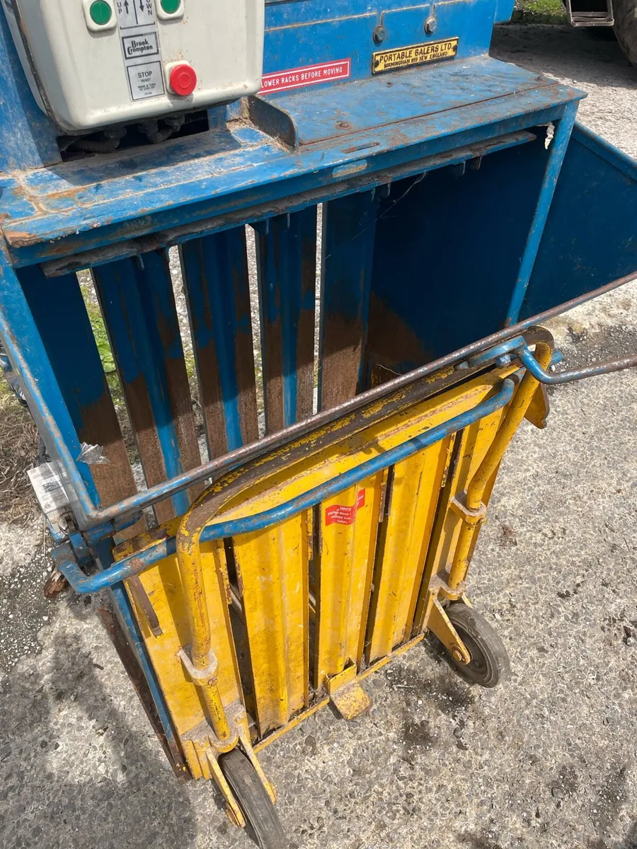 Cardboard baler - Image 1