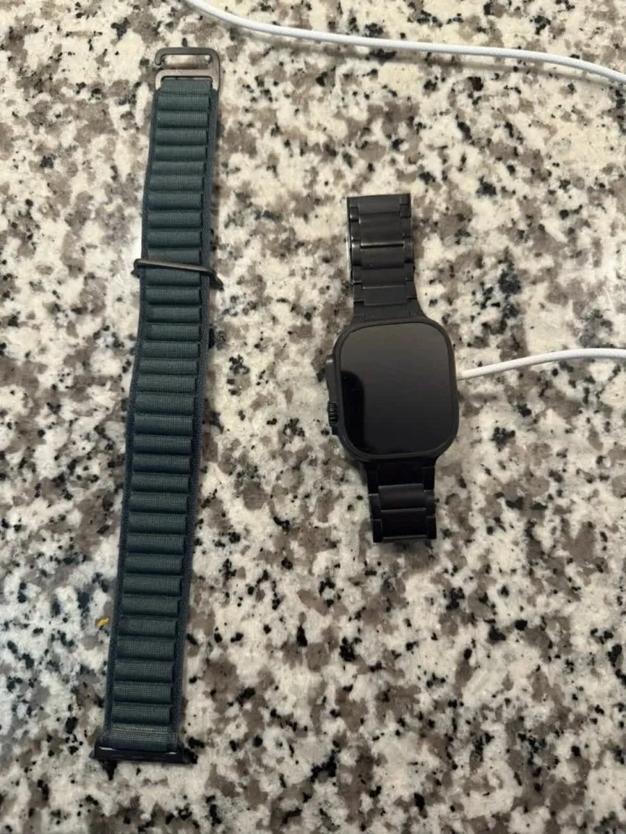 Apple Watch Ultra 2, 49mm Black Titanium