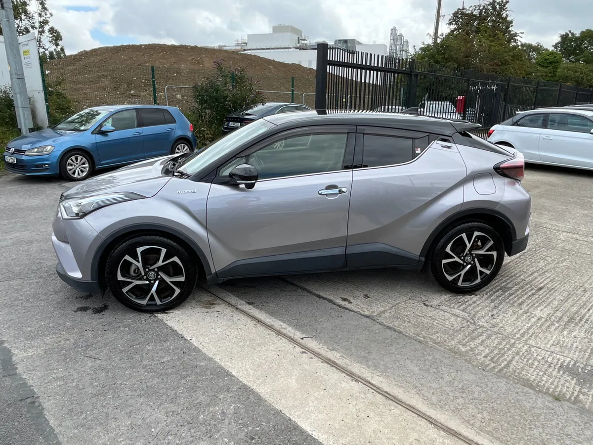 TOYOTA C-HR 2018, 1.8 HYBRID SOL REVERSE CAMERA - Image 4