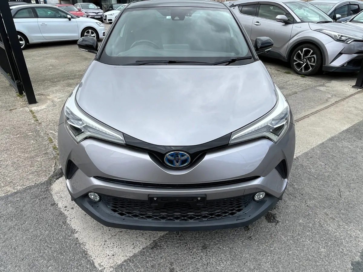 TOYOTA C-HR 2018, 1.8 HYBRID SOL REVERSE CAMERA - Image 2