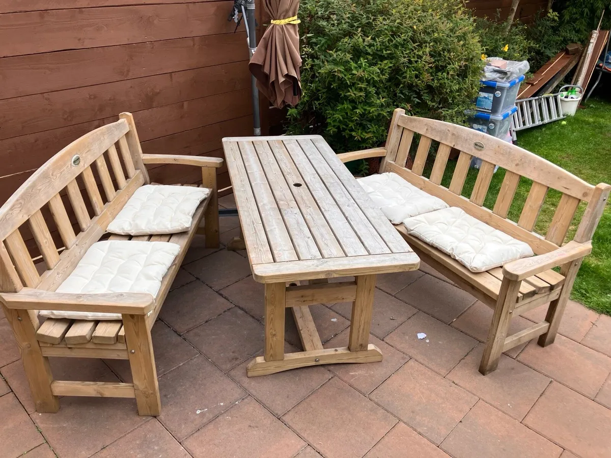 2 Garden Benches & 1 Table - Image 1