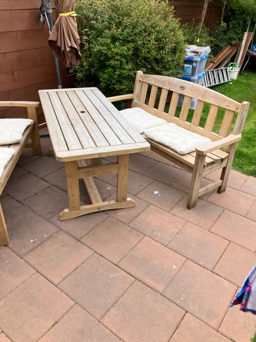 2 Garden Benches & 1 Table - Image 3