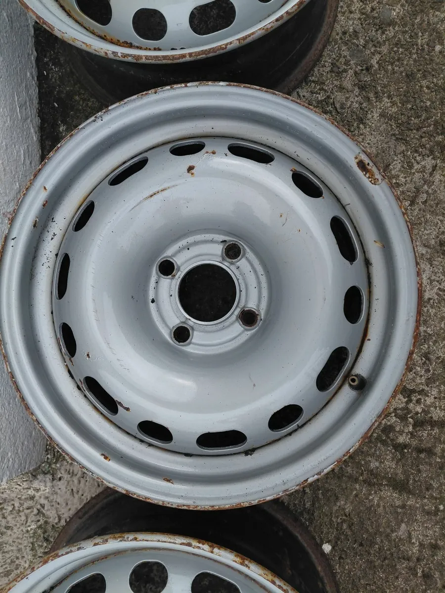 2016 Citreon berlingo Rims - Image 3