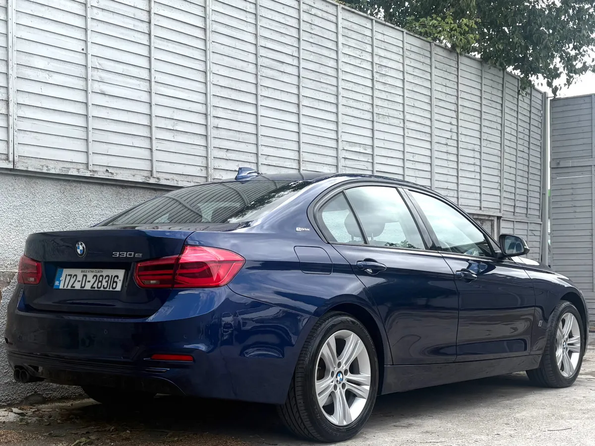 BMW 3-Series 2017 / 330e Sport plug-in hybrid - Image 3