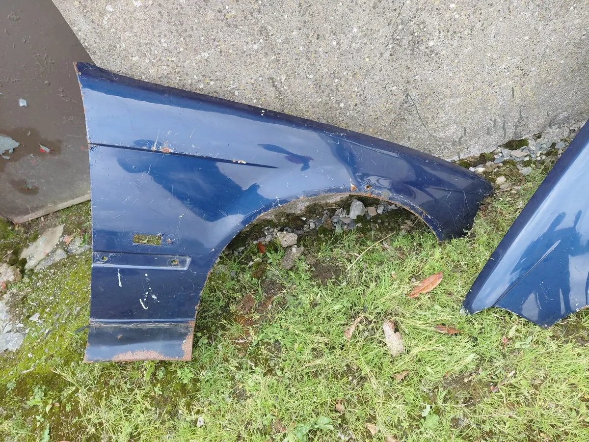 BMW 318 1992 parts and 1997 escort van back doors - Image 1