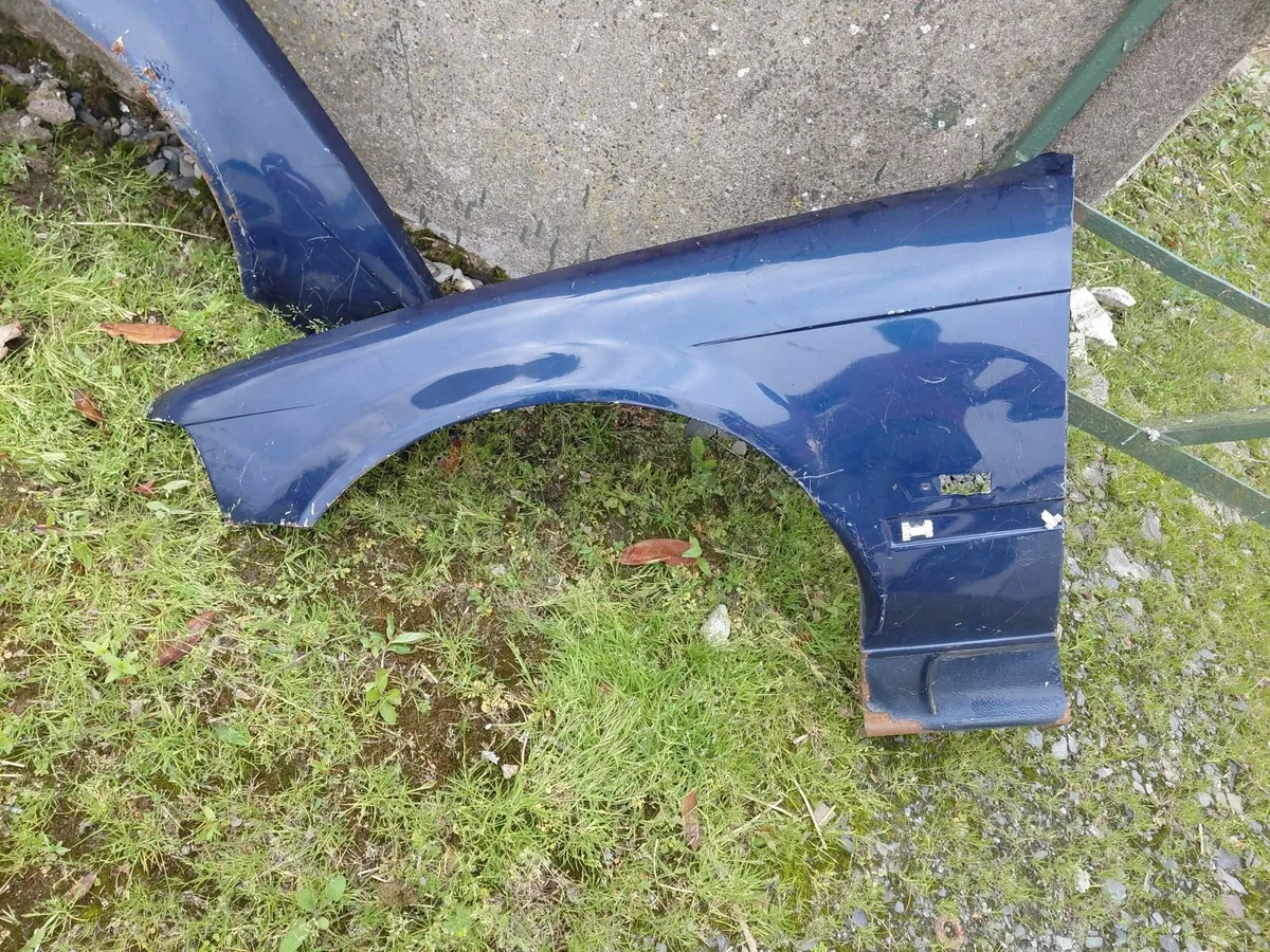 BMW 318 1992 parts and 1997 escort van back doors - Image 2