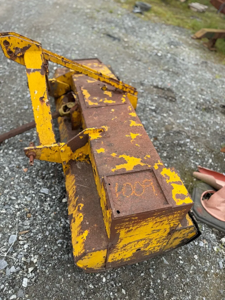 Finishing mower - Image 1
