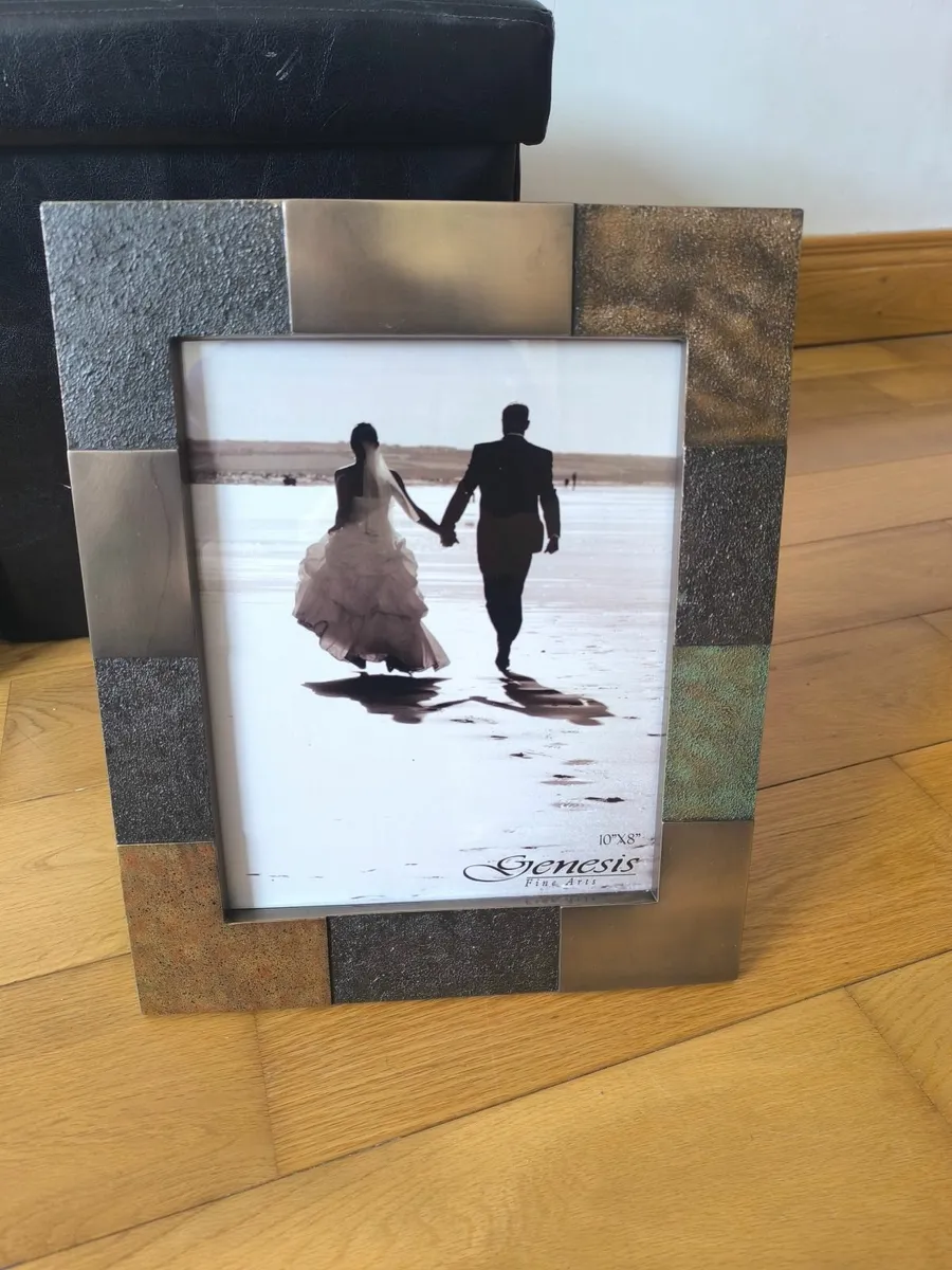 Genesis Photo Frame - Image 3