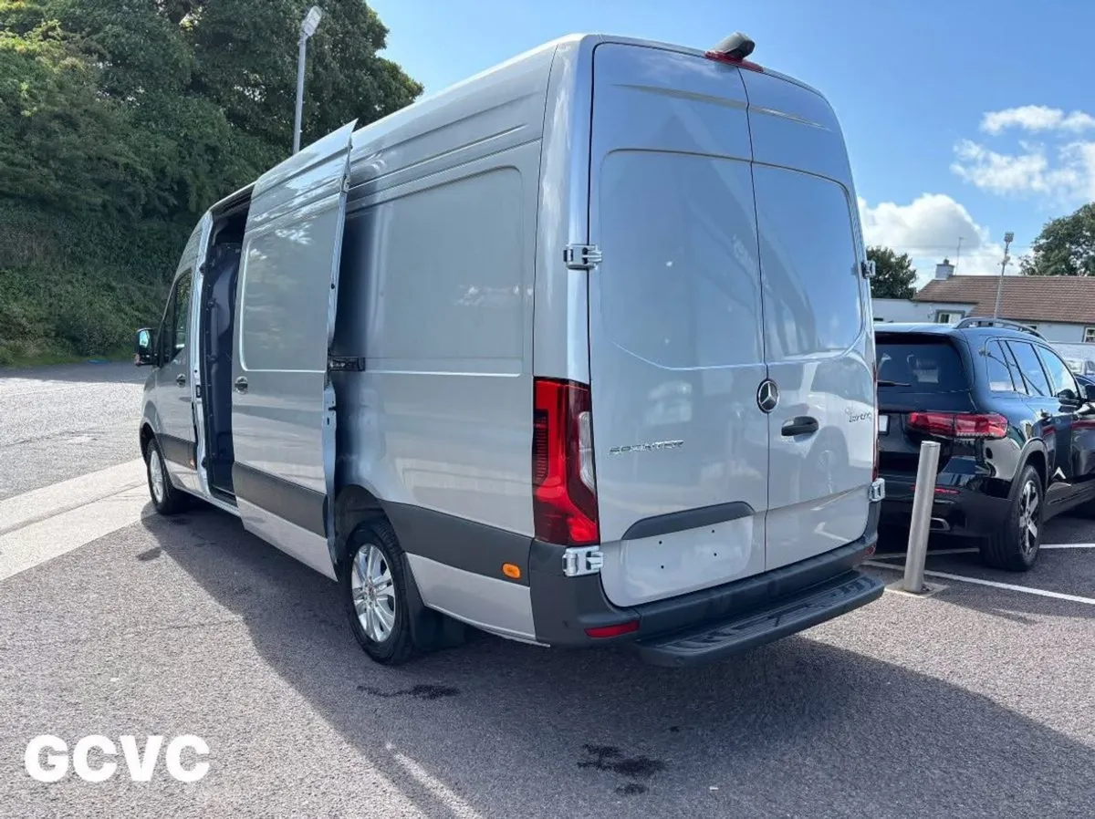 Mercedes-Benz Sprinter 317LWB High Roof - Image 3