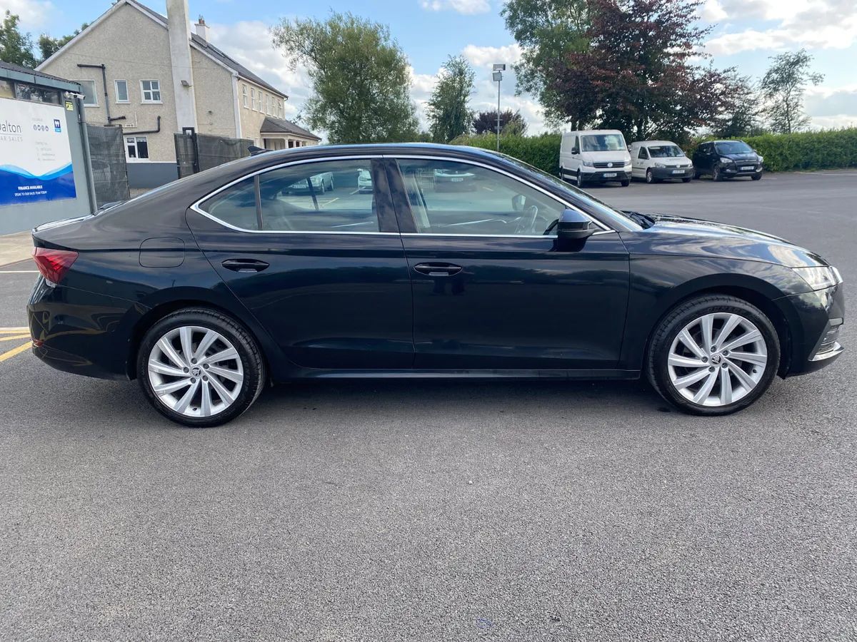 SKODA OCTAVIA STYLE 2.0 TDI 2022 (221) - Image 4