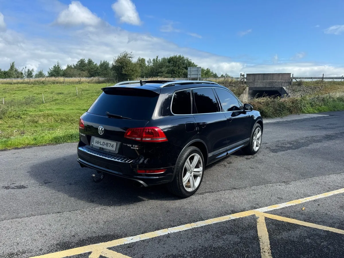 Volkswagen Tourag 3.0 Diesel V6 - Image 2