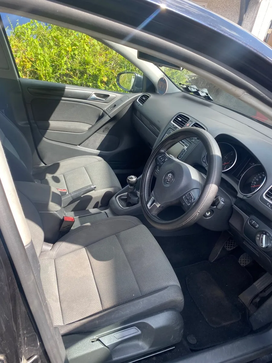 Volkswagen Golf 2011 - Image 4