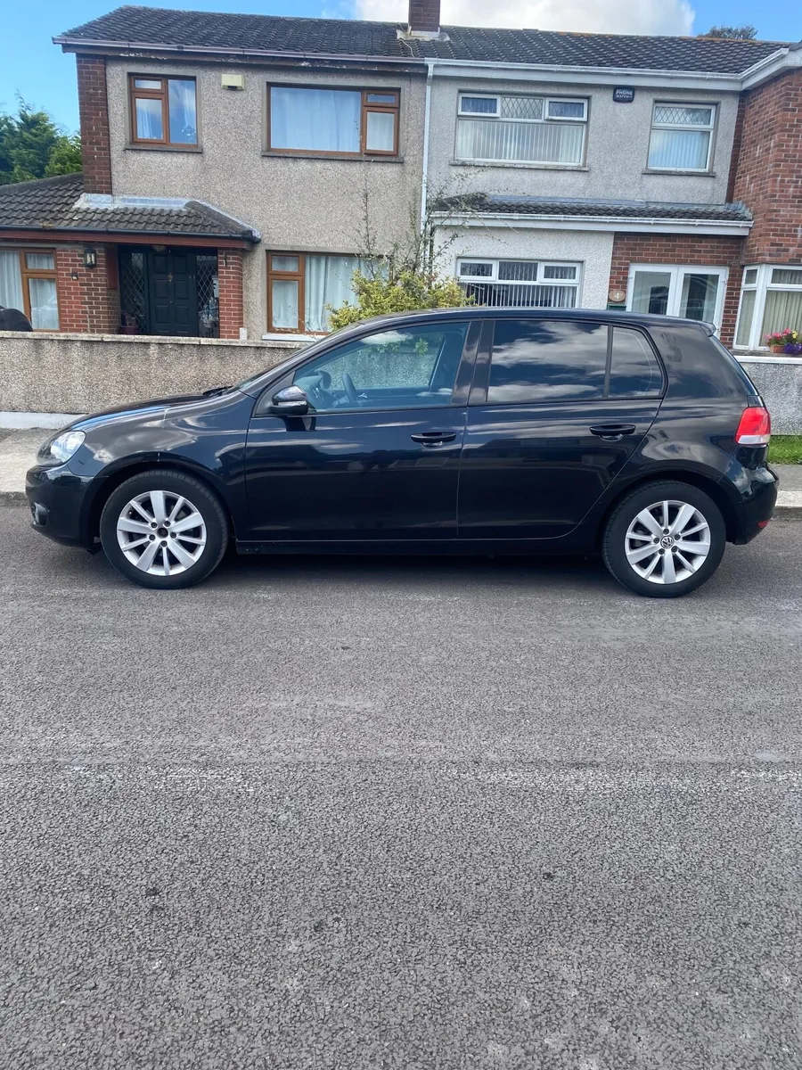 Volkswagen Golf 2011 - Image 1