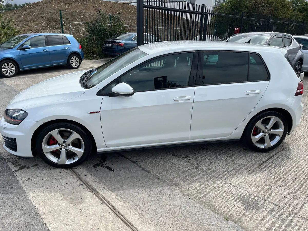 VOLKSWAGEN GOLF 2017, GTI 2.0 TFSI DSG LOW KMS - Image 4
