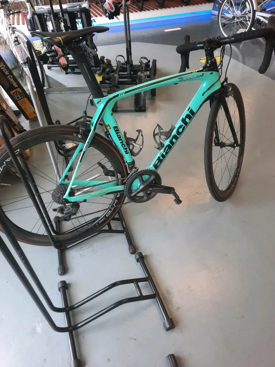 Bianchi oltre  xr3  full ultegra 11sp - Image 2