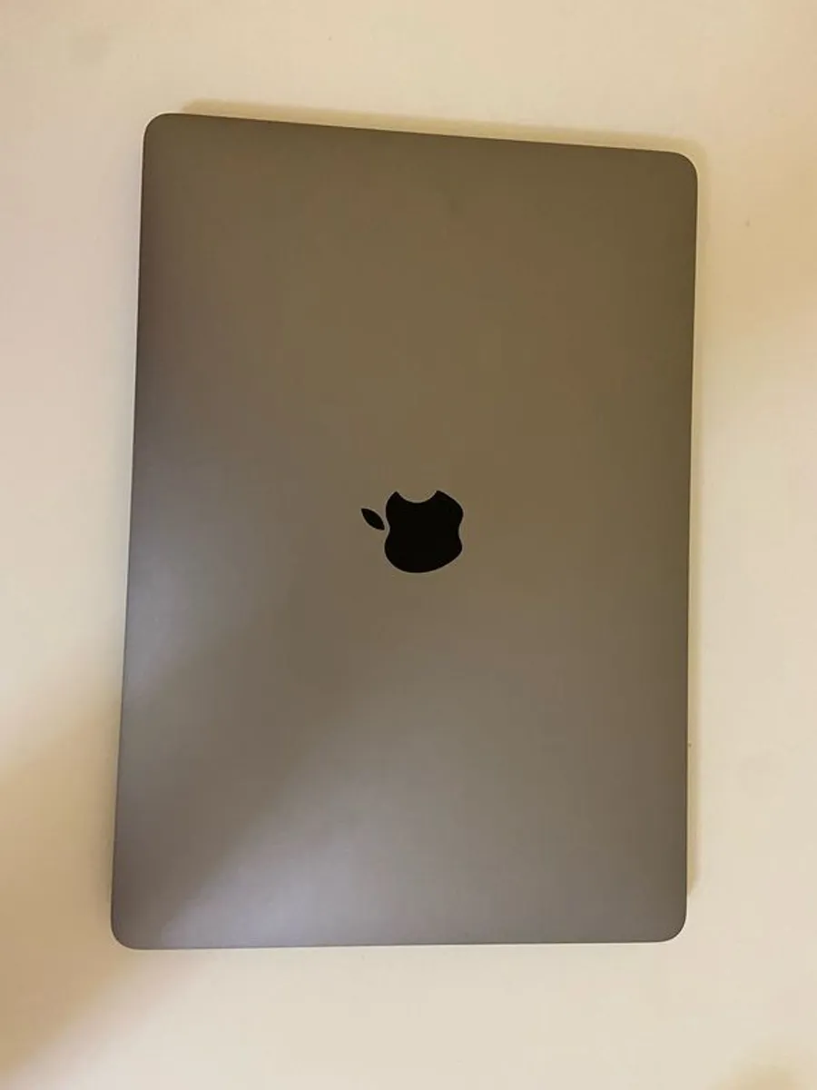 Macbook Pro 13 M1 16GB 512GB 8 Core Graphics - Image 1