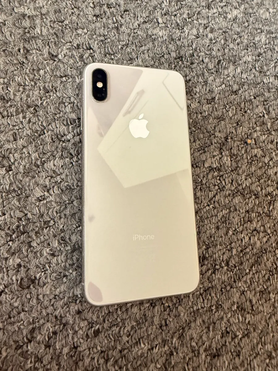 iPhone XS Max  parts - Image 1