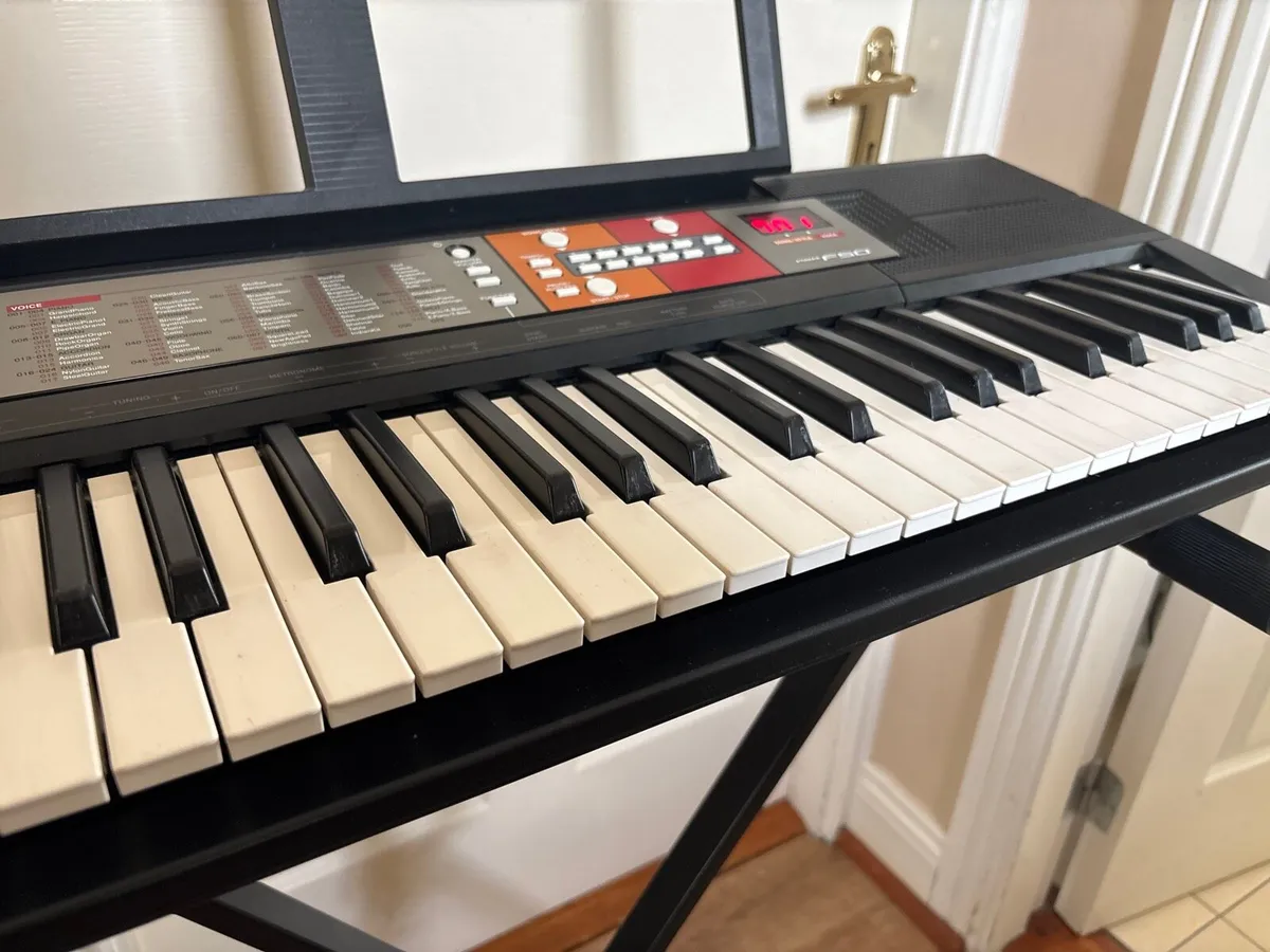 Yamaha electric piano - Image 2