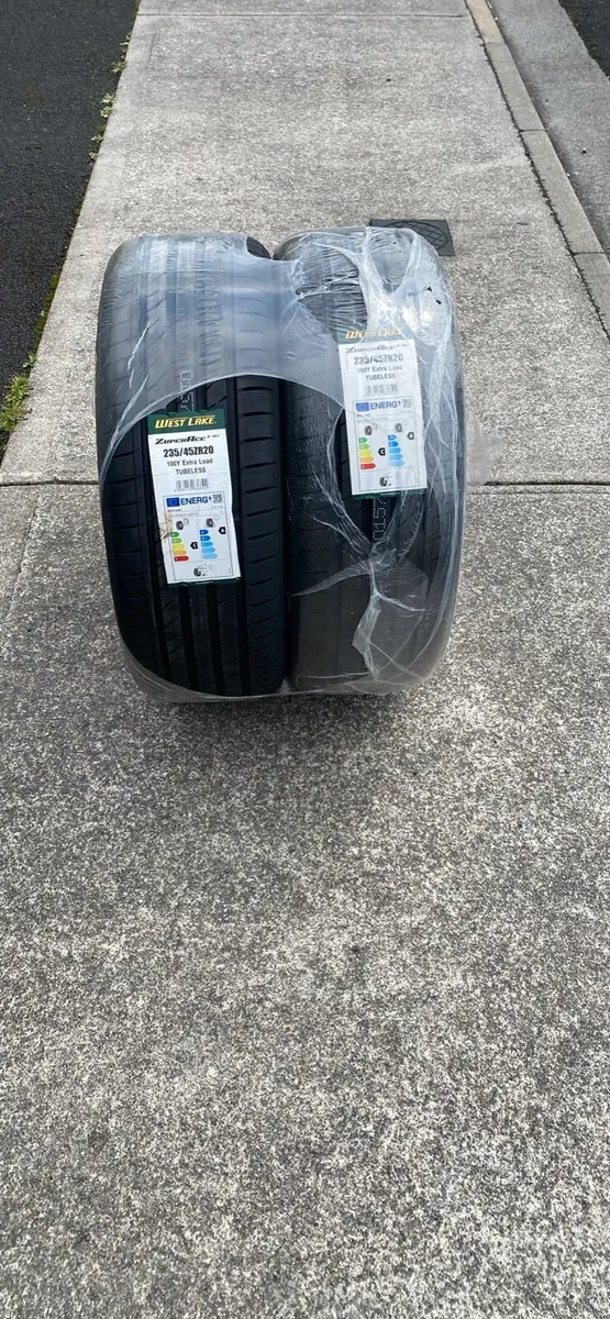 Tyres 235/45/r20 - Image 1