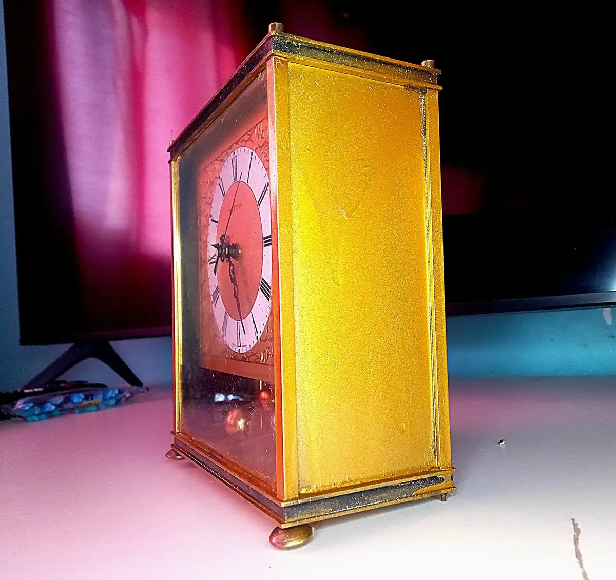 Vintage Style Clock in Gold - Image 1