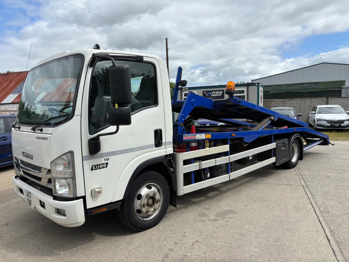 2017 ISUZU N75.190 ROGER DYSON 2 CAR - Image 1