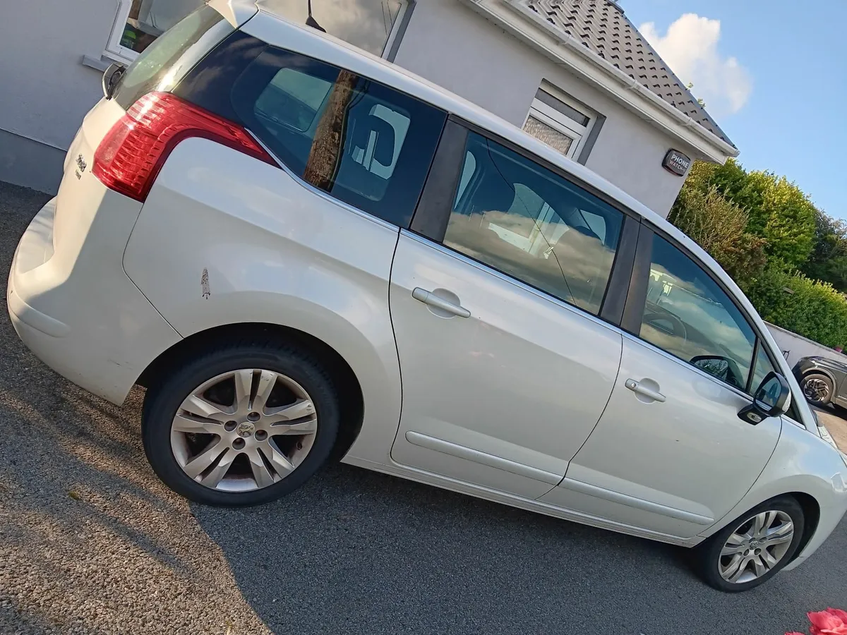 Peugeot  5008 Automatic - Image 4
