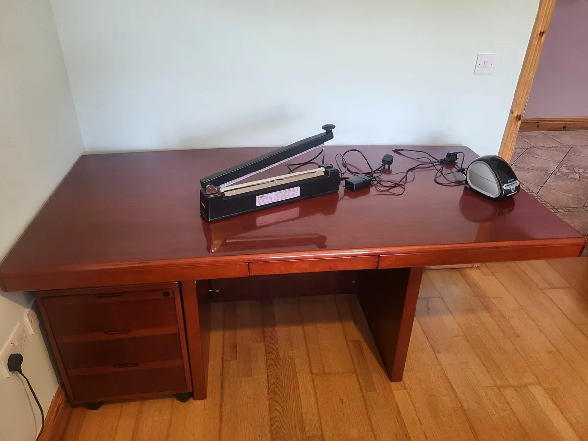 Office supplies - Image 1