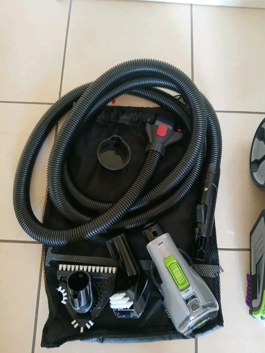 Bissett carpet washer / cleaner - Image 2