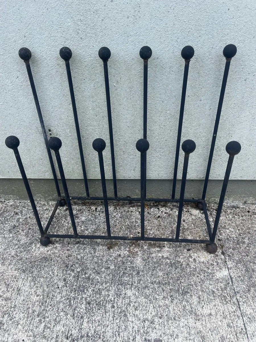Boot rack - Image 1