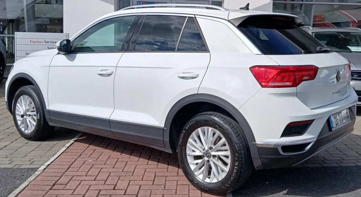 Volkswagen T-Roc Design 1.6 TDI 115 BHP  rear Vie - Image 4