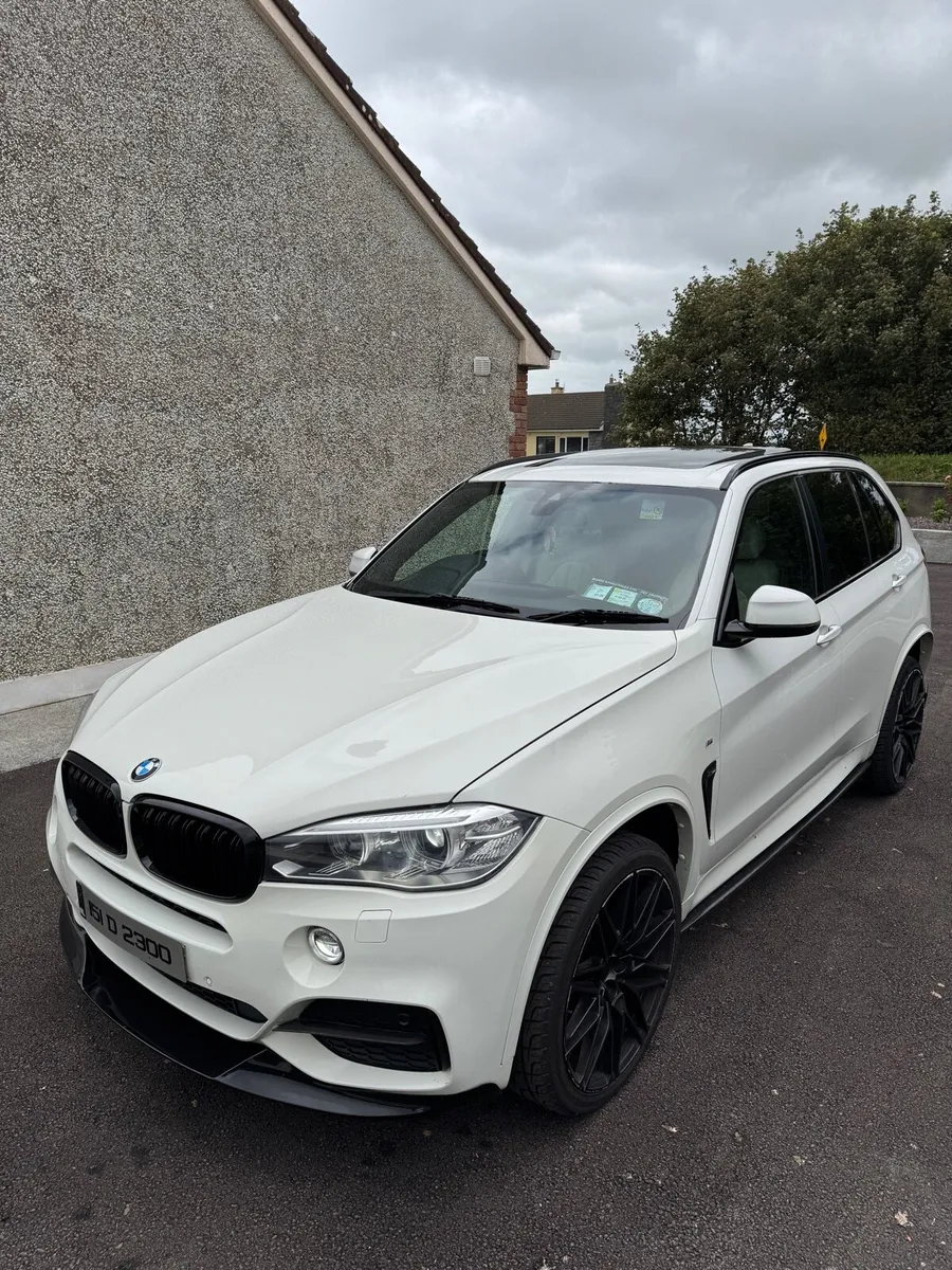 2015 BMW X5 M Sport 2.0L (Crew Cab) - Image 3