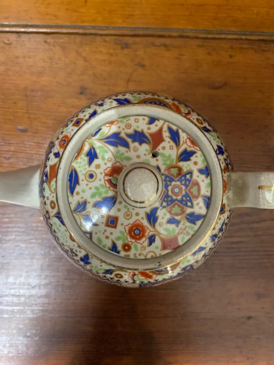 Vintage Imari-Style hand painted teapot. - Image 4