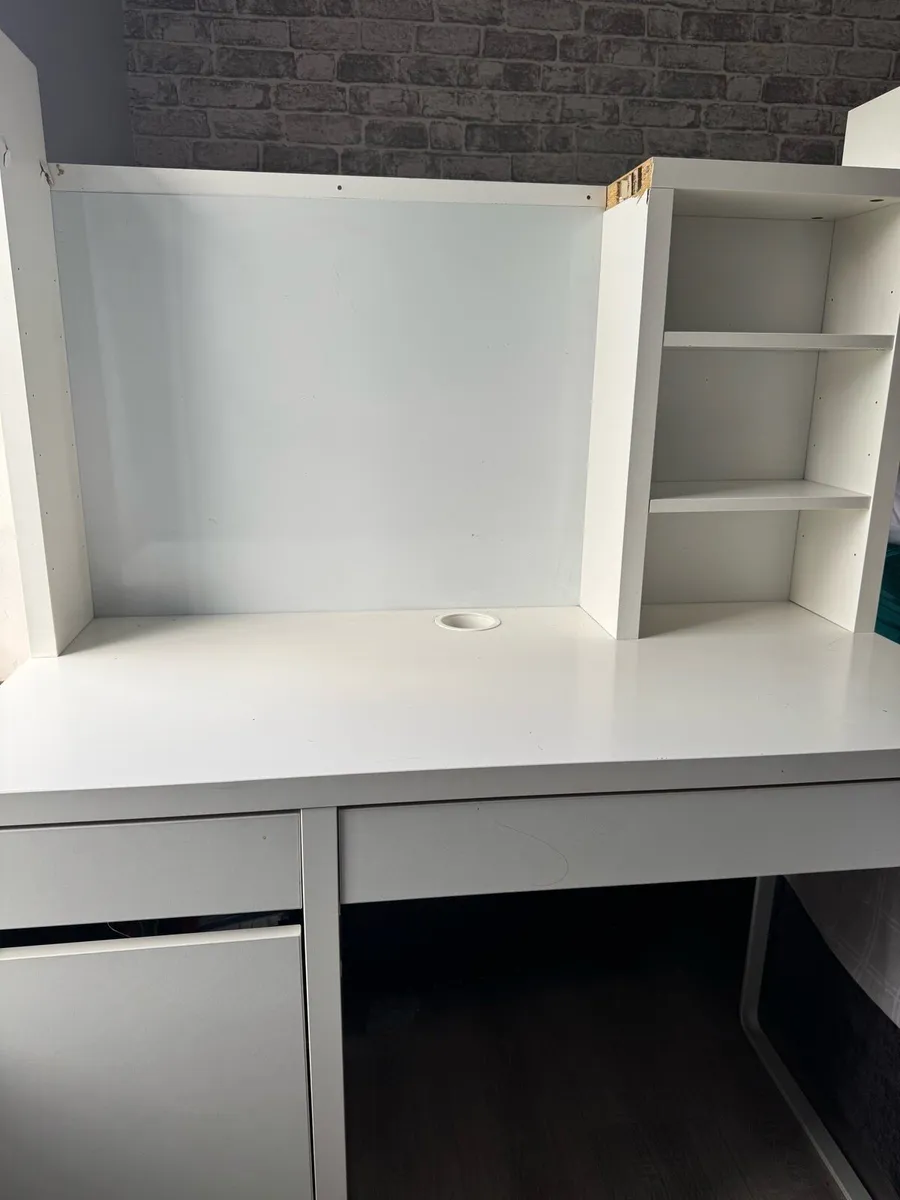 Office desk - Image 1