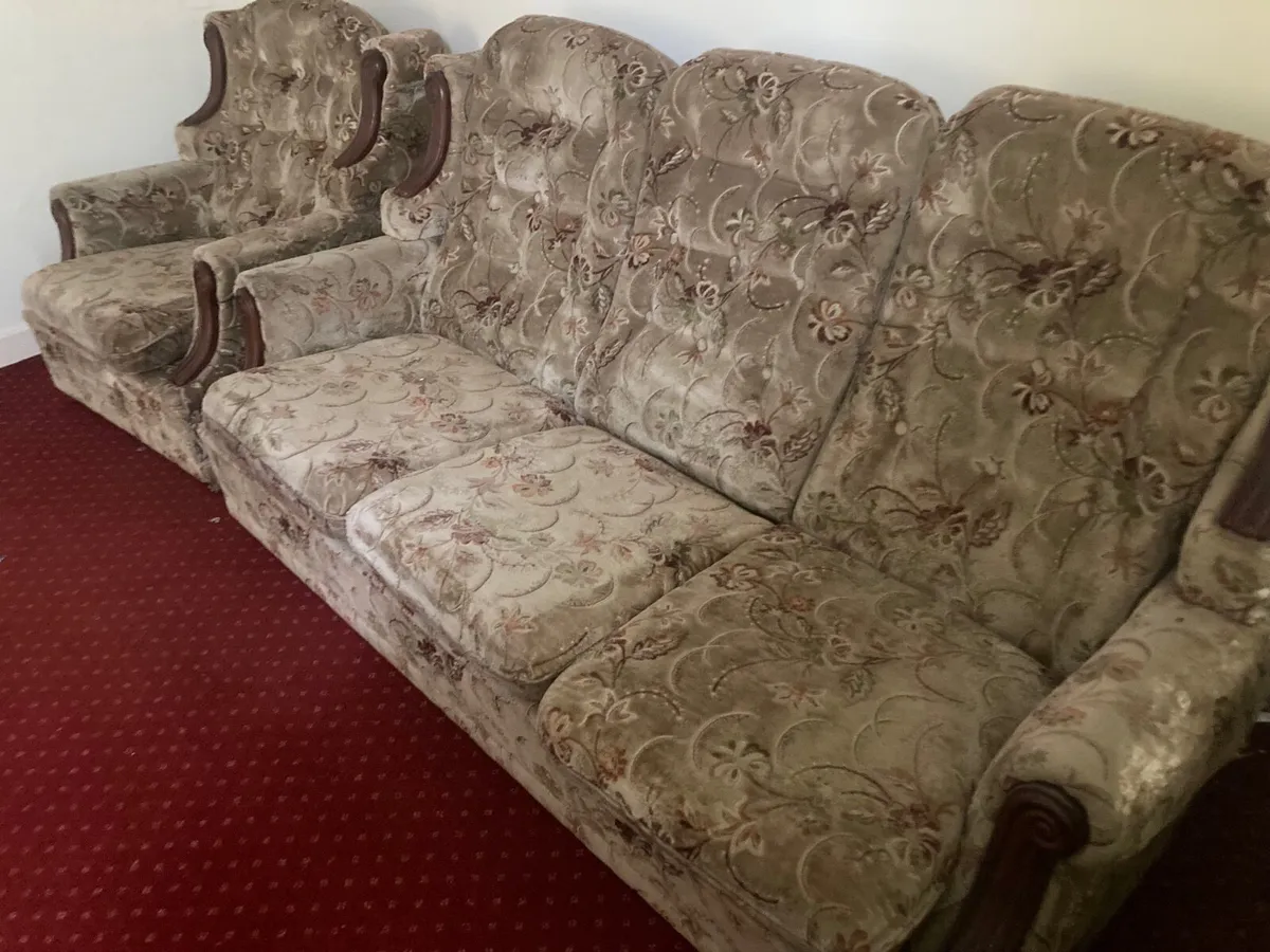 Suite of furniture - Image 4