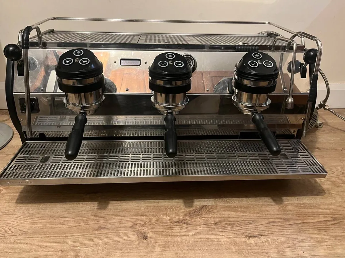 La Marzocco Strada AV3 Group - Image 1