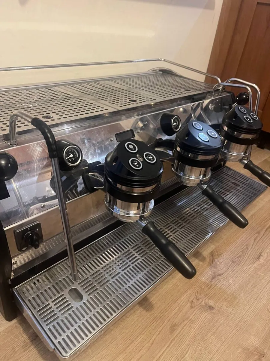 La Marzocco Strada AV3 Group - Image 3